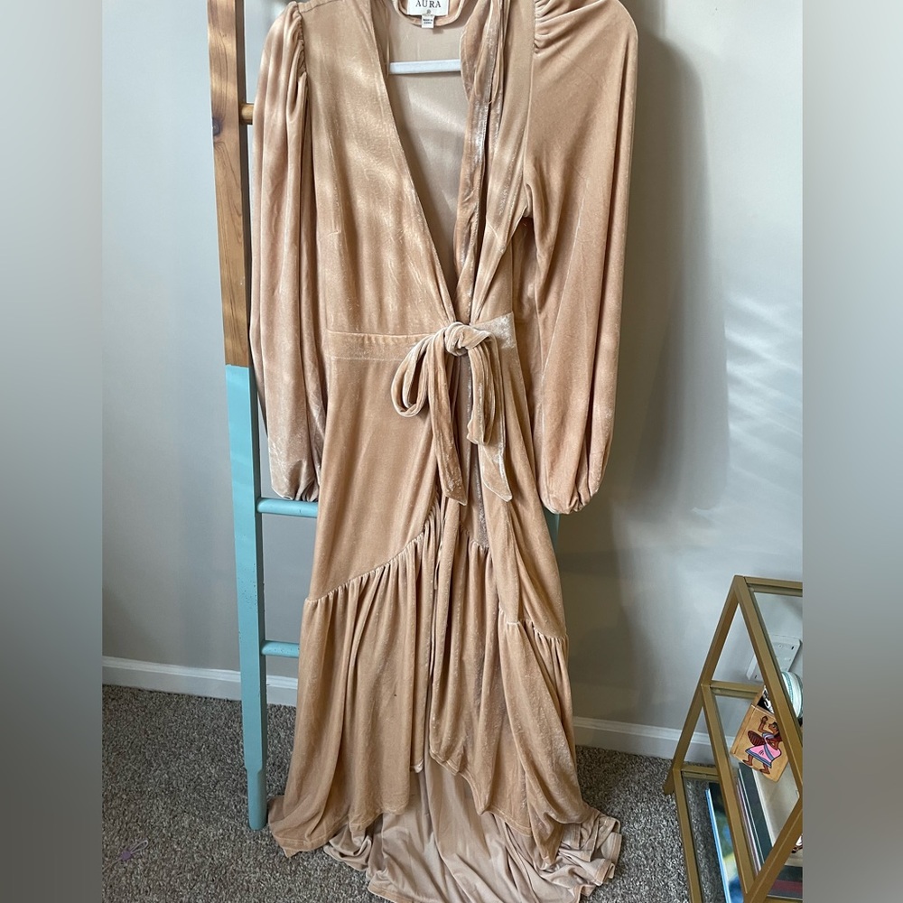 Beautiful Red Dress Boutique cream velvet wrap dress Size XS NWOT
